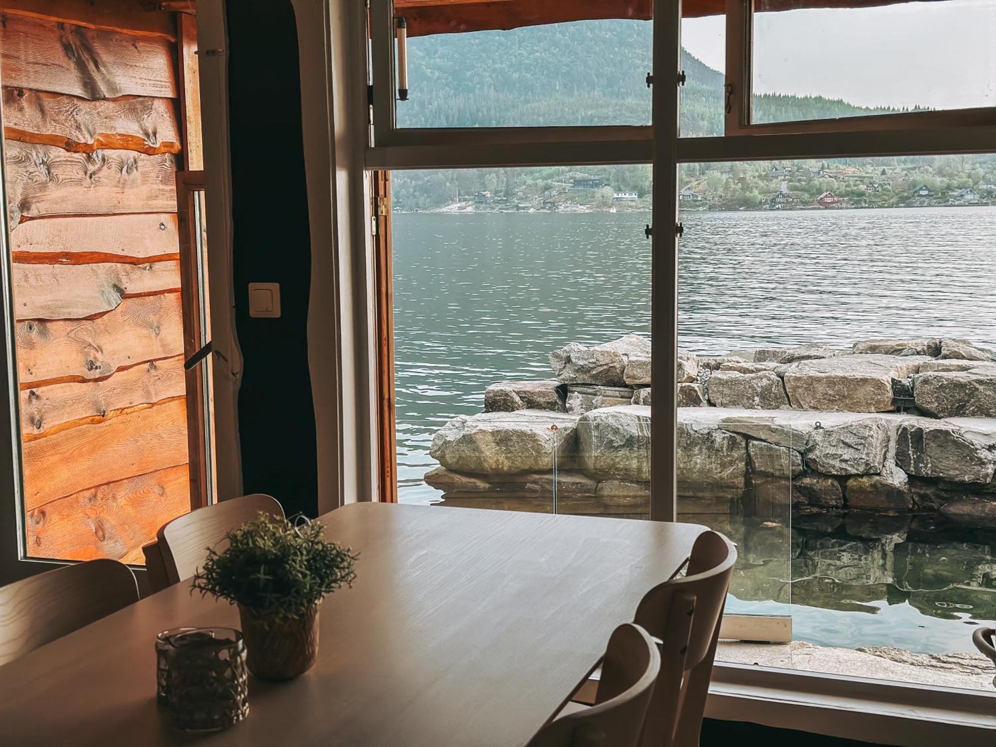Preikestolen Panorama - Seaside Apartments Jorpeland Ngoại thất bức ảnh